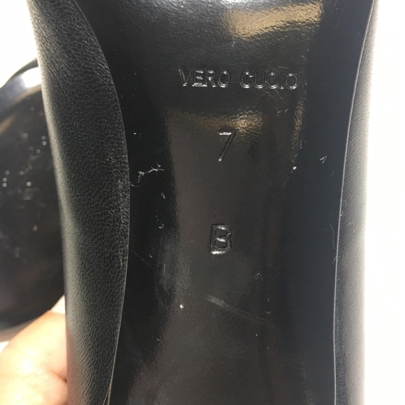EUC Bruno Magli Black Leather Kitten Heels Size 7 - Picture 8 of 8